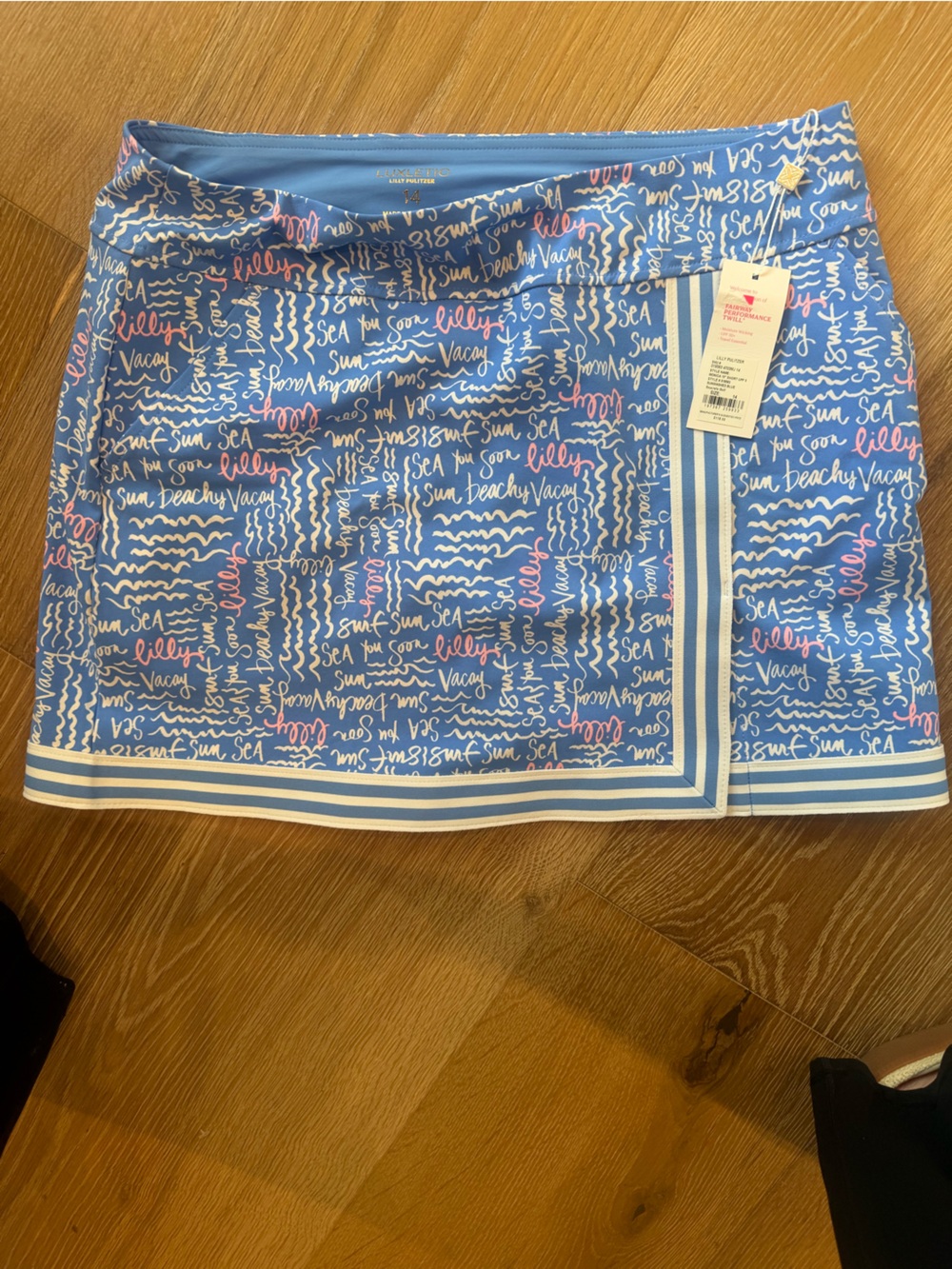 Lilly Pulitzer Light Blue Script Beach Print Skort with Pink Accents - Picture 5 of 7